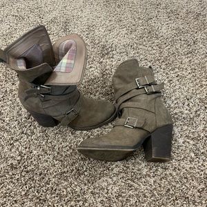 Madden Girl Kloo Engineer Buckle Boots